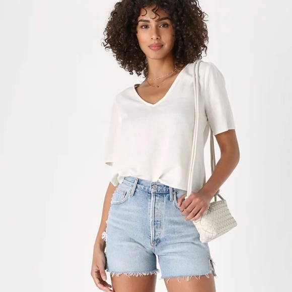 White linen boxy crop top v-neck size xs from Lulu’s - Picture 4 of 6